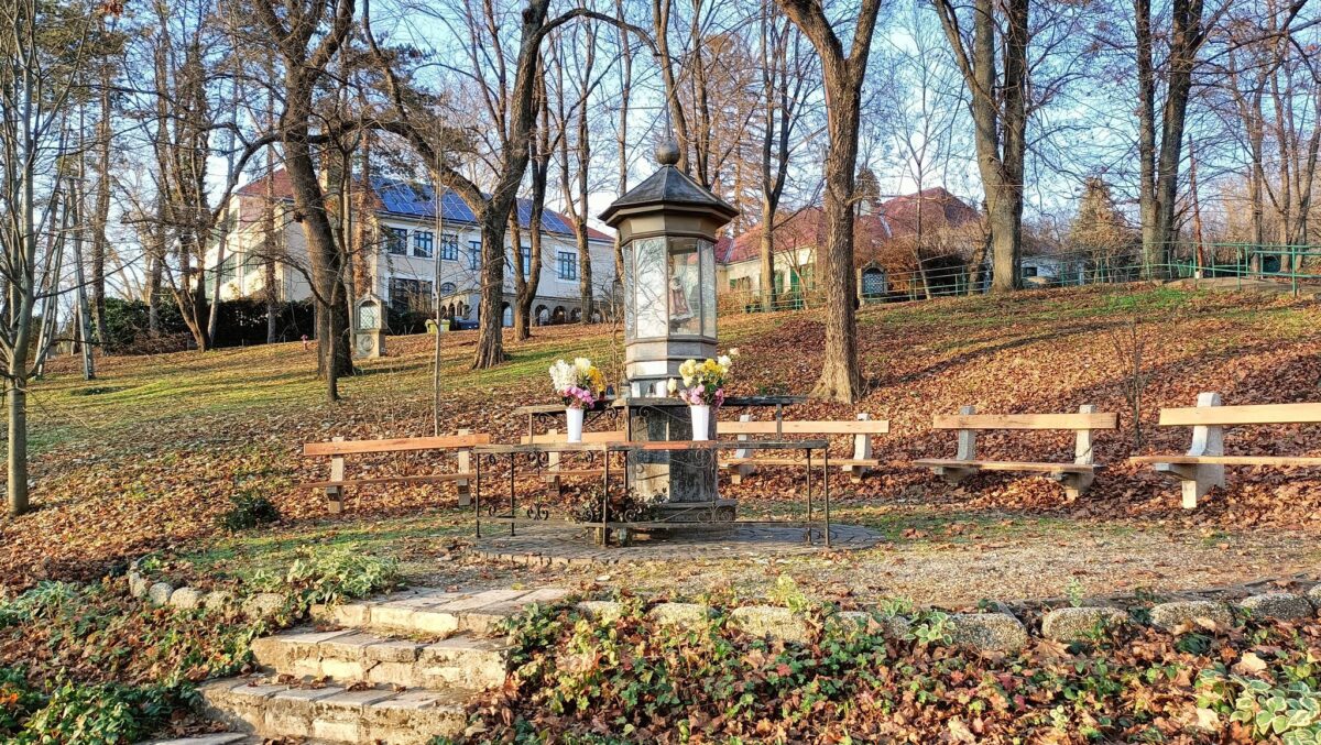 Máriabesnyői Nagyboldogasszony Bazilika és Kegyhely