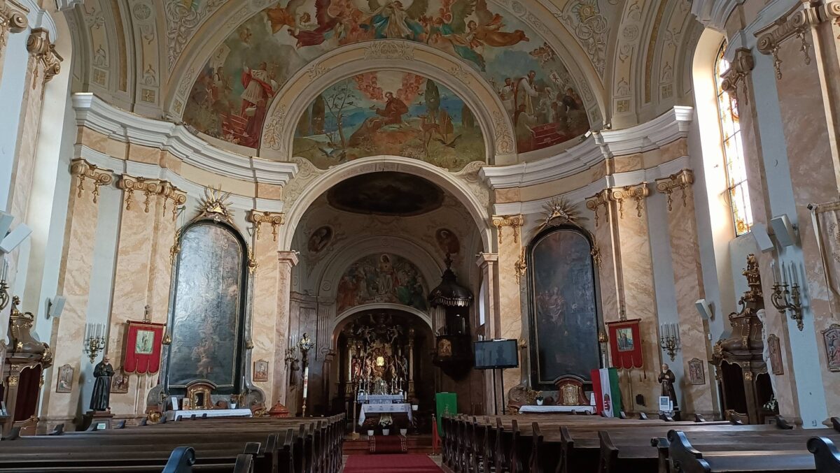 Máriabesnyői Nagyboldogasszony Bazilika és Kegyhely