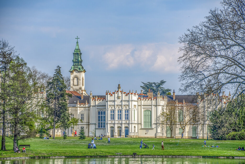 Martonvasarhely, Brunszvik-kastely Fotó Egy jó kép az utazásról