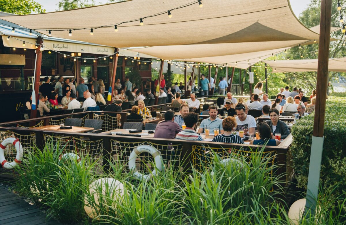 VakVarjú Beach Bistro kerthelyiség Budapesten