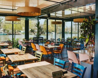 VakVarjú Csónakház