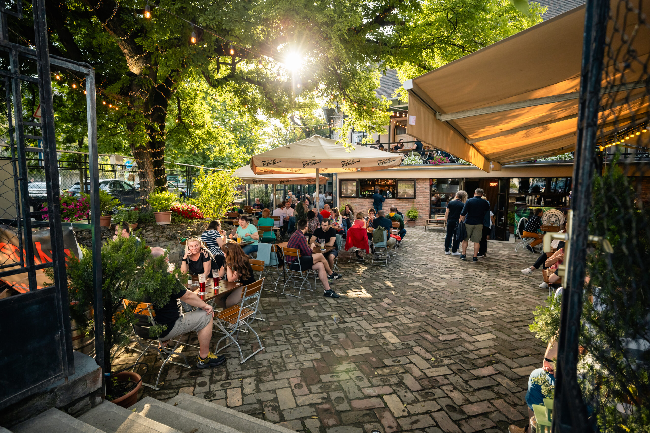 11 hangulatos teraszos gasztrohely Budapesten és környékén tavaszi napfürdőzéshez