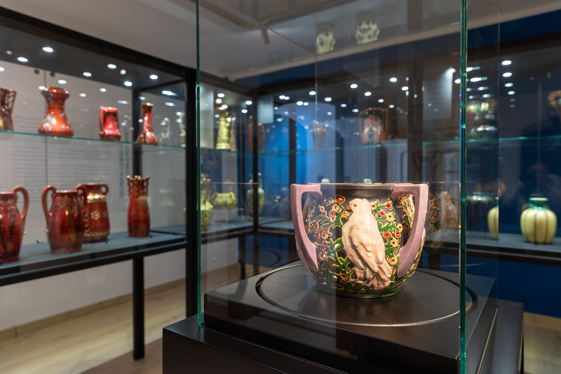 Pompásan felújított kastélyban nyílt meg a kerámia- és porcelánművészet új, látványos múzeuma