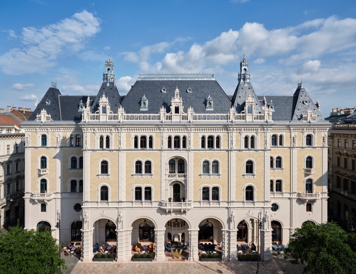 W Budapest Drechsler-palota