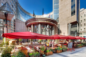 restaurants with terrace in Budapest ÉS Bisztró