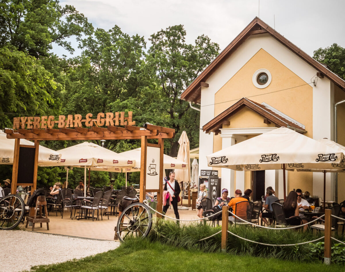 Nyereg Bar&Grill restaurants with terraces in Budapest