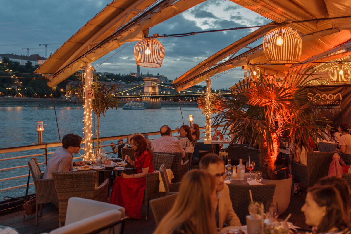 Spoon the Boat restaurants with terraces in Budapest