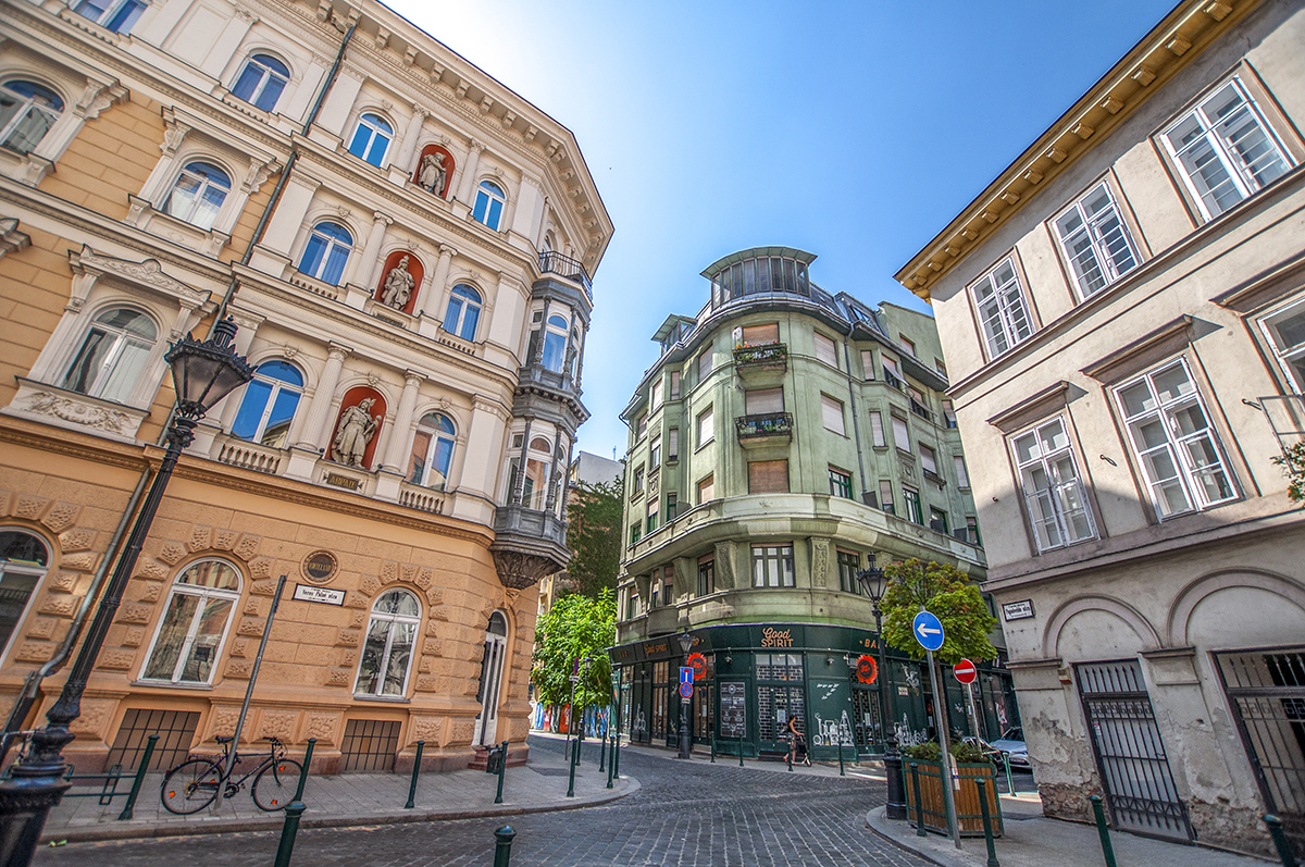 Veres Pálné Street