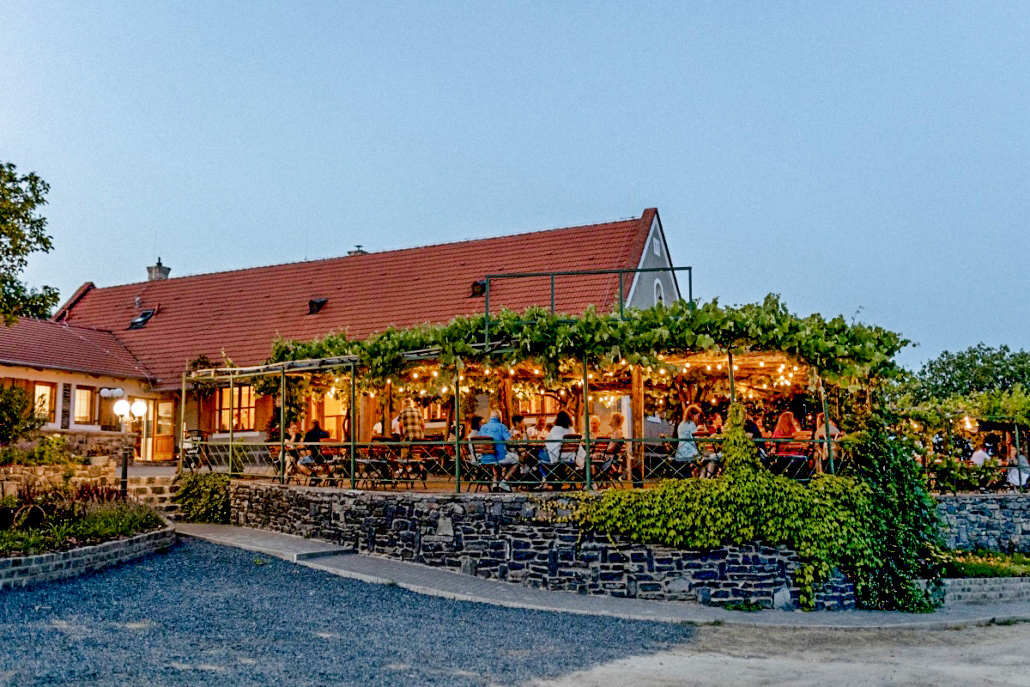 Félúton Bistro restaurant on the Northern Shore of Lake Balaton