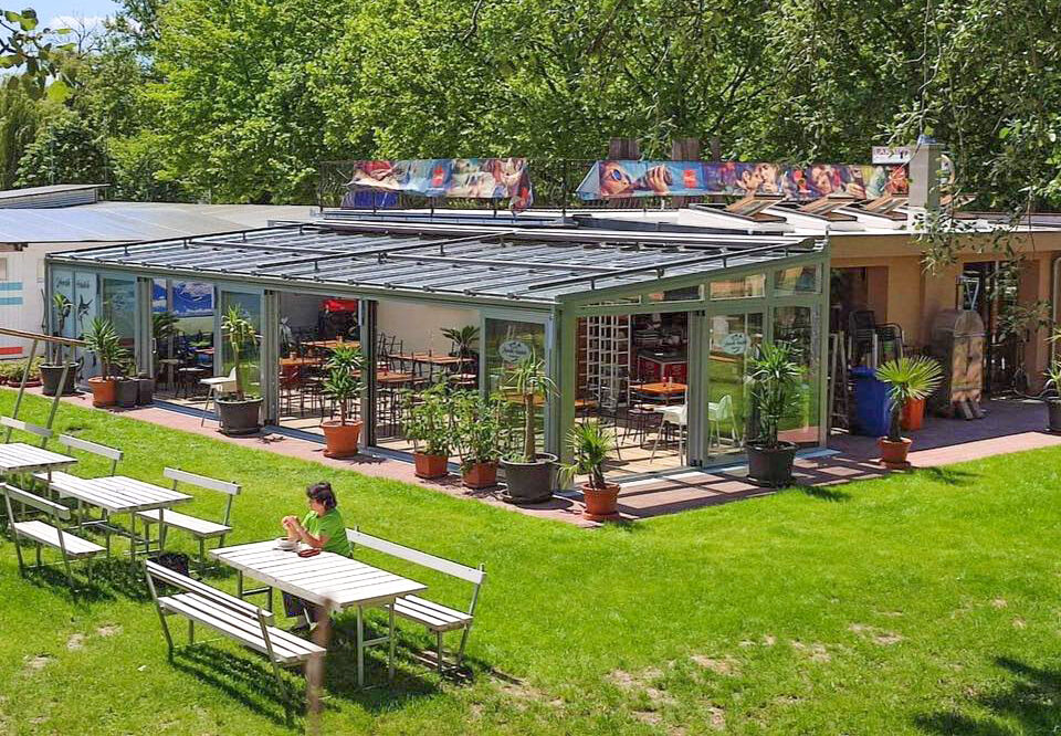 Jóbarátok Halsütöde étterem a Balaton északi partján