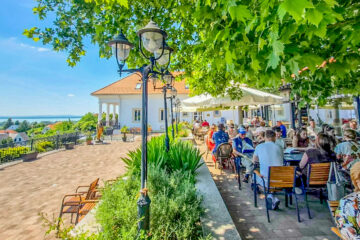 Zenit Balaton Restaurant & Bar restaurant on the Northern Shore of Lake Balaton