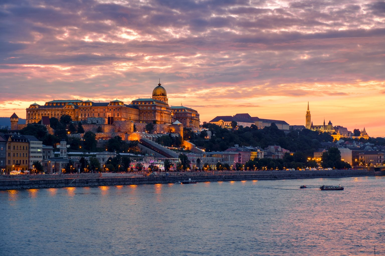 Sunset Chase: 6 Must-Visit Spots for Golden-Hour Views