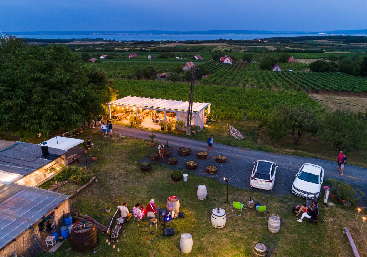 50+ kihagyhatatlan nyári program és fesztivál a Balaton körül – 2026. július