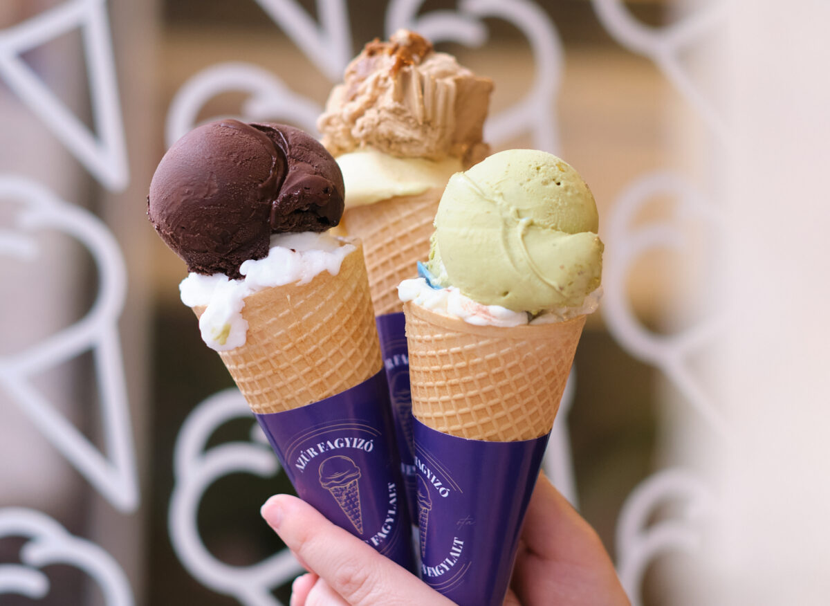 Azúr Fagyizó ice cream in Budapest