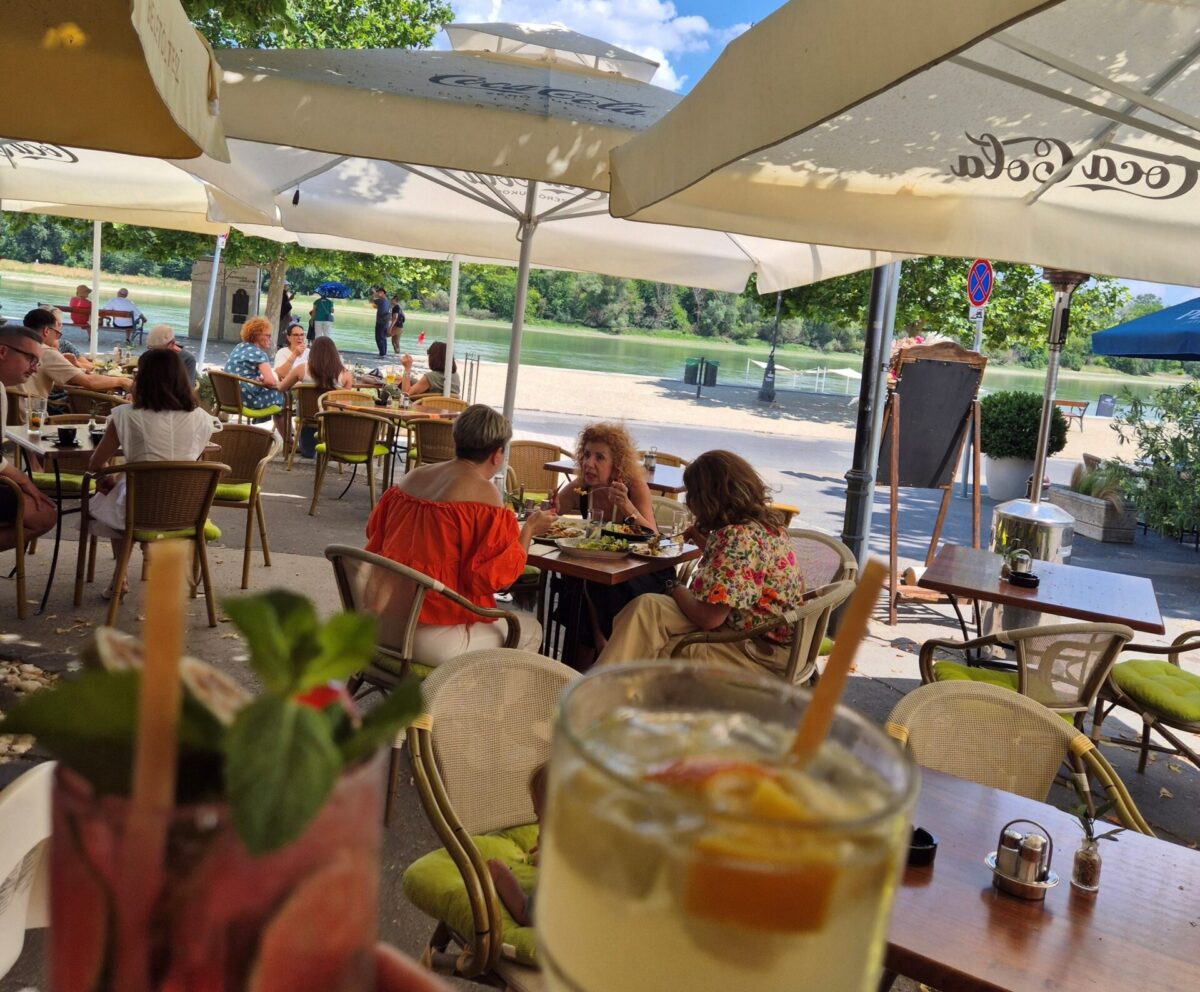 Cafe Christine vízparti hely Szentendre étterem