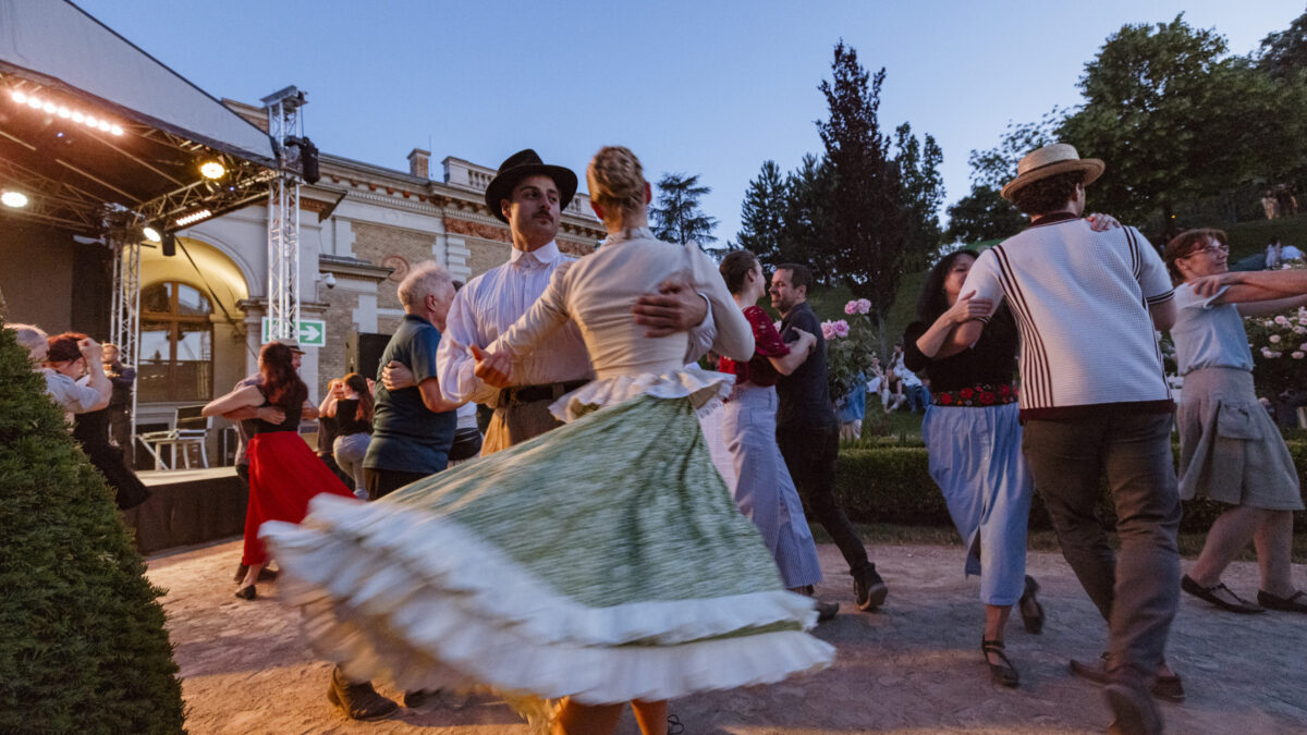 nyáresti táncházak szabadtéri koncert Budapesten