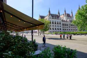 Séf Asztala Parlament Budapest étterem nevezetességek mellett