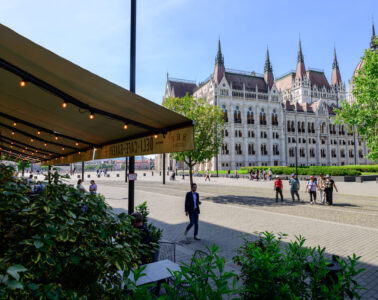 Séf Asztala Parlament Budapest étterem nevezetességek mellett