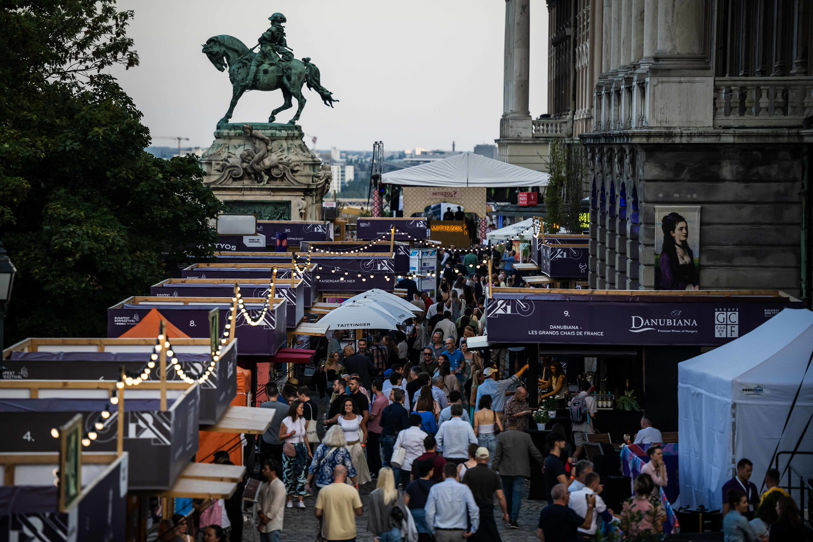 Kedvezményes belépővel és az amerikai kontinens sztártételeivel érkezik Budapest kedvenc őszi borfesztiválja