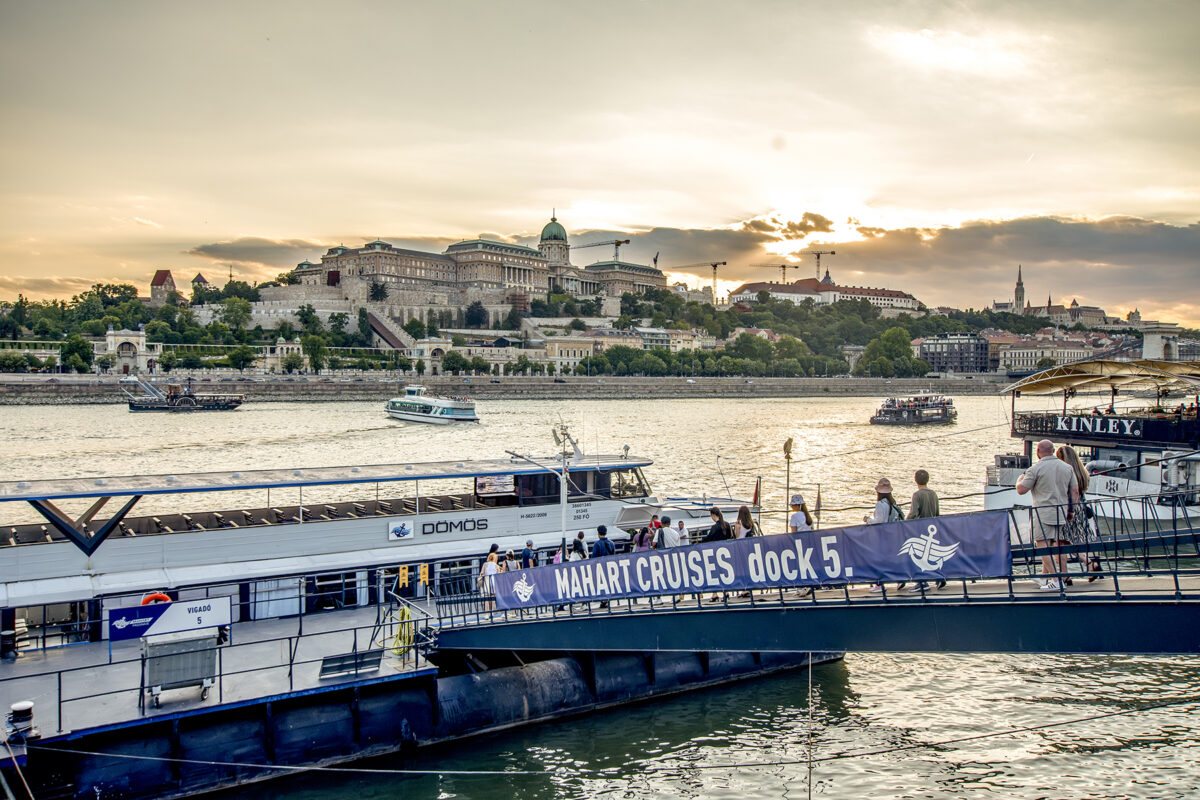 sunset cruise in Budapest
