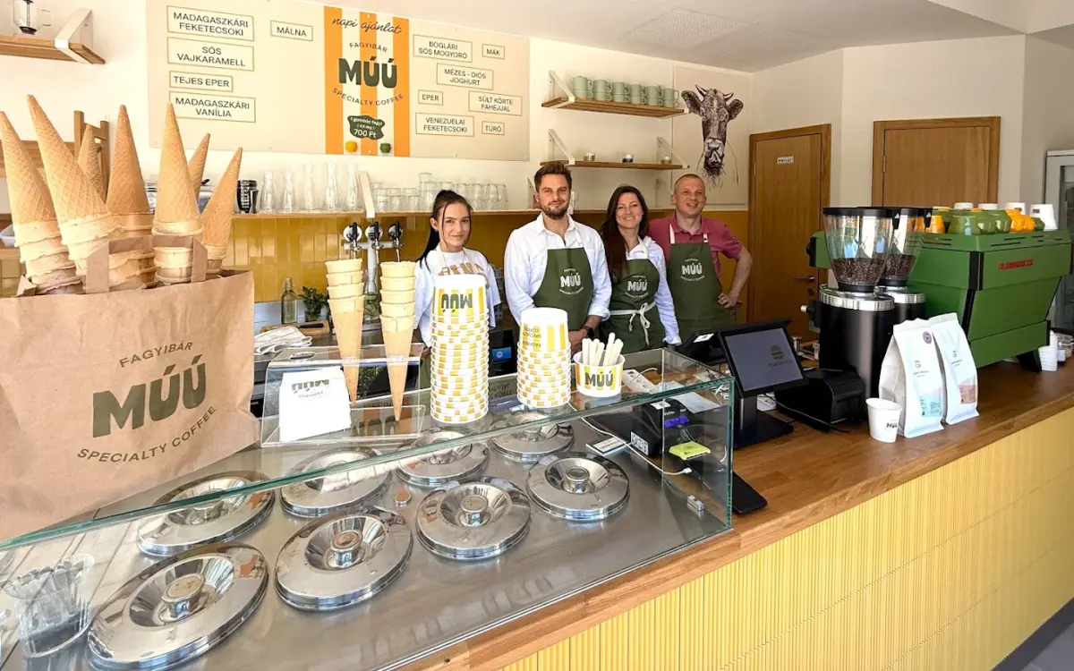 MÚÚ Fagyibár & Specialty Coffee újdonságok a Balatonnál Fonyód déli part fagyizó