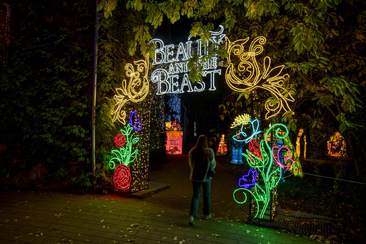Garden of Lights 2026 A Szépség és a Szörnyeteg fénypark fénykiállítás Budapesten