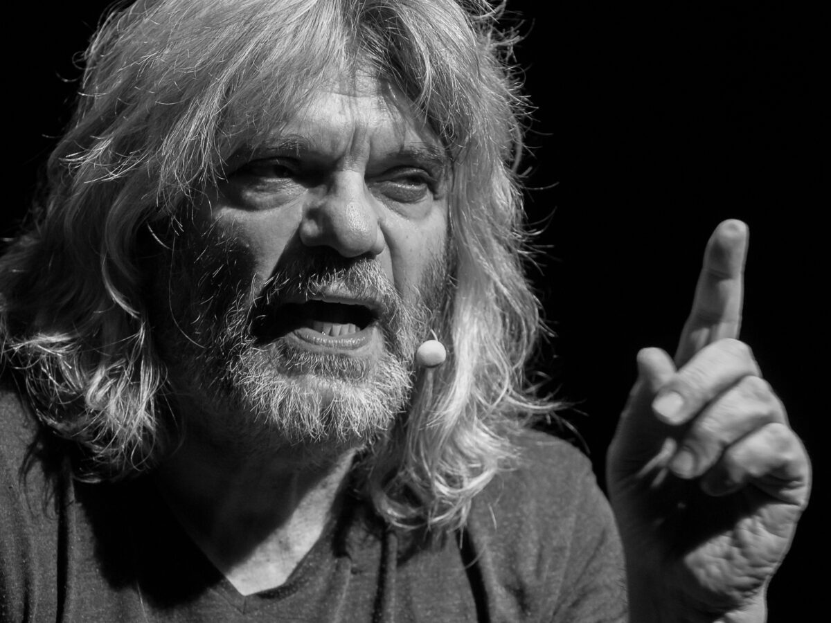 Tudod. hogy nincs bocsánat József Attila Nemzeti Színház Hobo