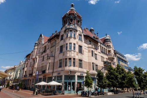 Szeged,,Hungary,-,July,15,,2023:,Unger-mayer,Palace,In,Szeged